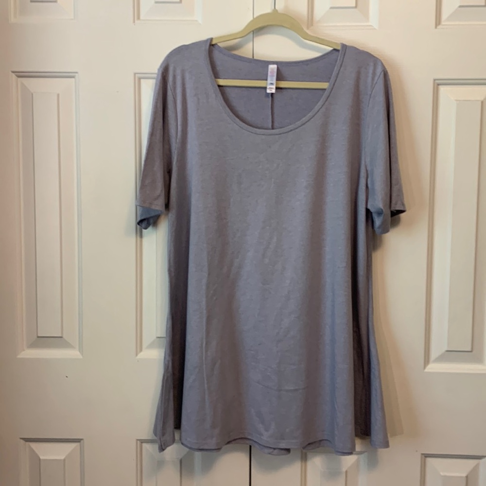 EUC Lularoe Perfect Tee 2X
